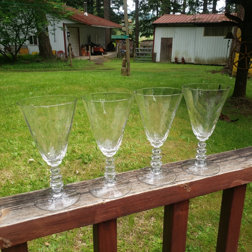 (4) Beautiful Clear Goblets Glasses - 6.5" Tall With Steam